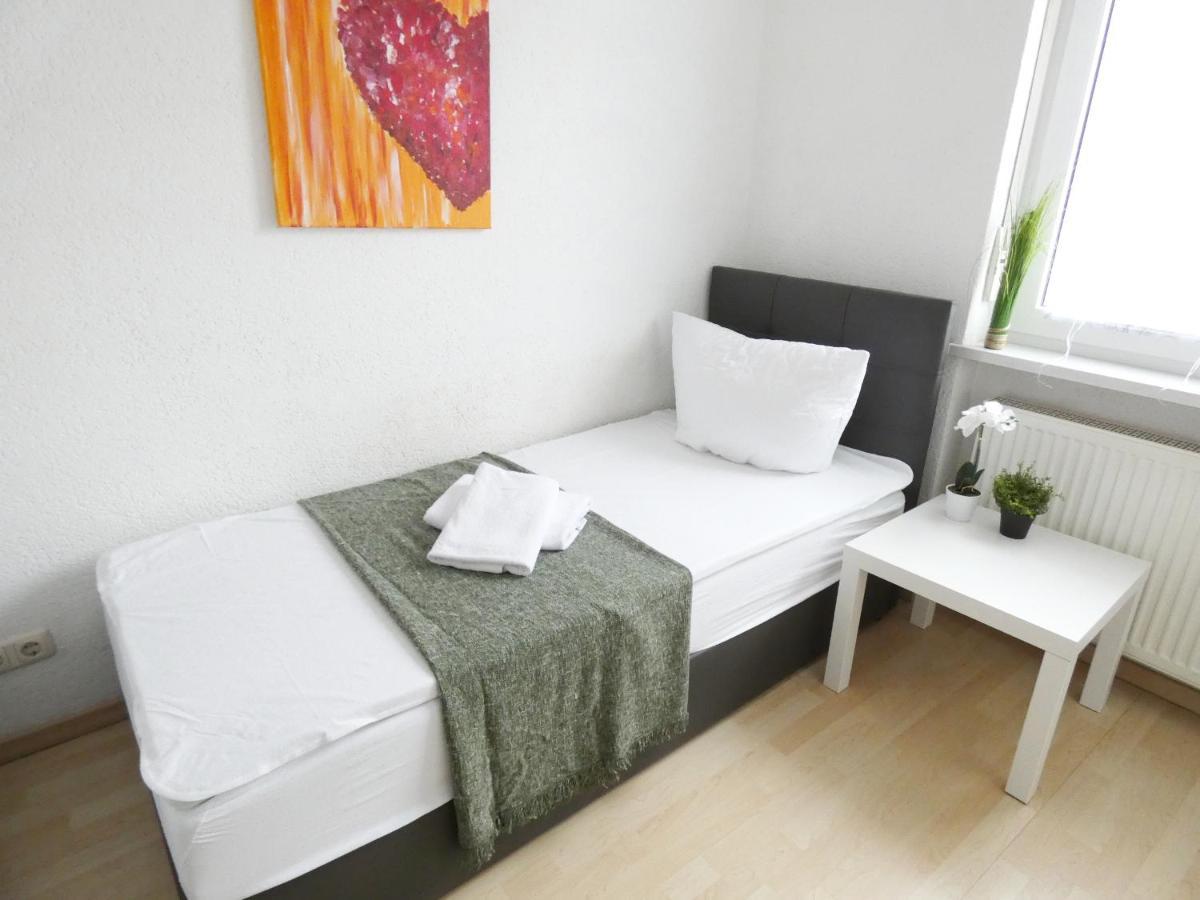 Sunnyhome Monteurwohnungen Und Apartments In Weiden Weiden in der Oberpfalz Esterno foto